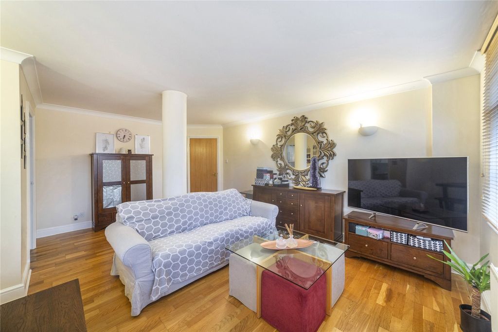 Property photo 2 of 11