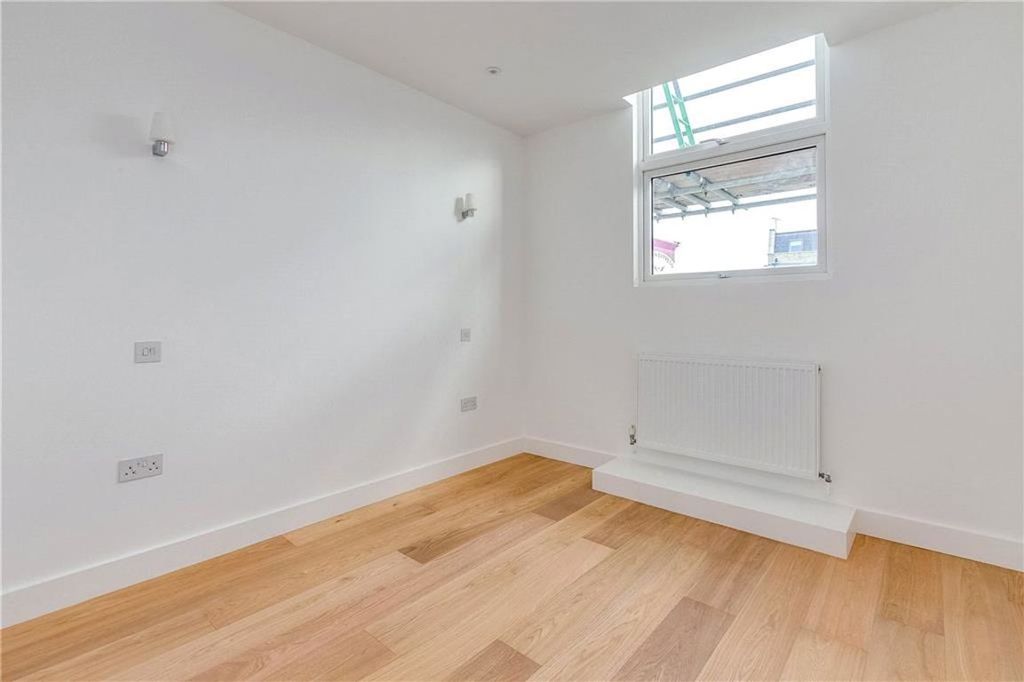 Property photo 3 of 5
