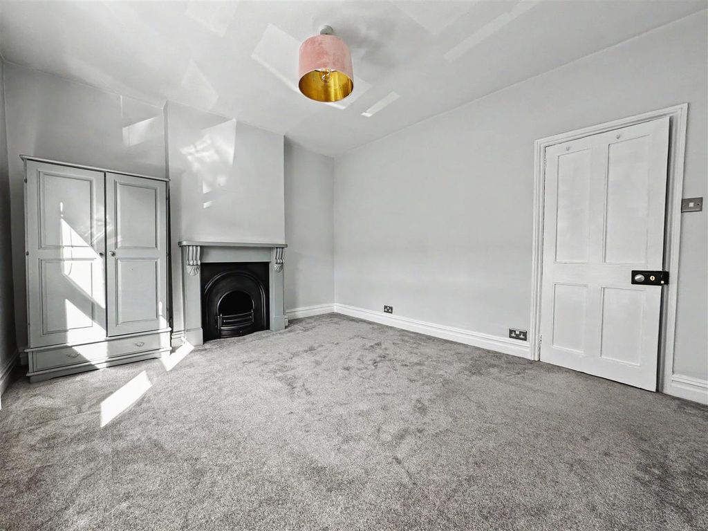 Property photo 3 of 13 Bedroom 1