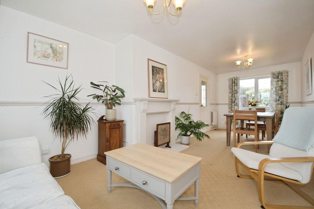 Property photo 1 of 16 Lounge 02.Jpg