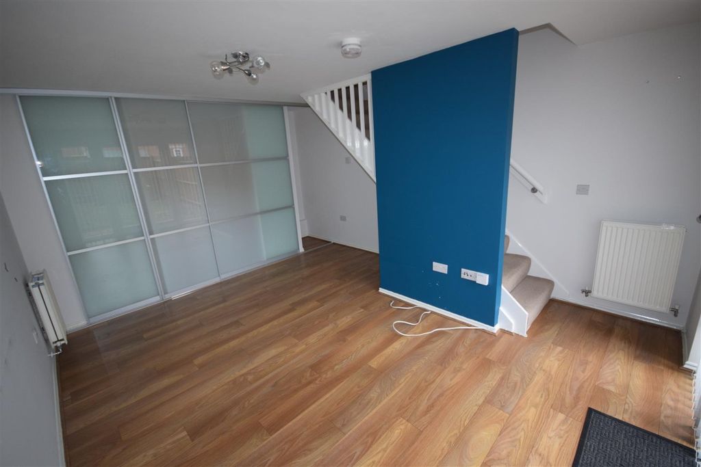 Property photo 3 of 7 5168774
