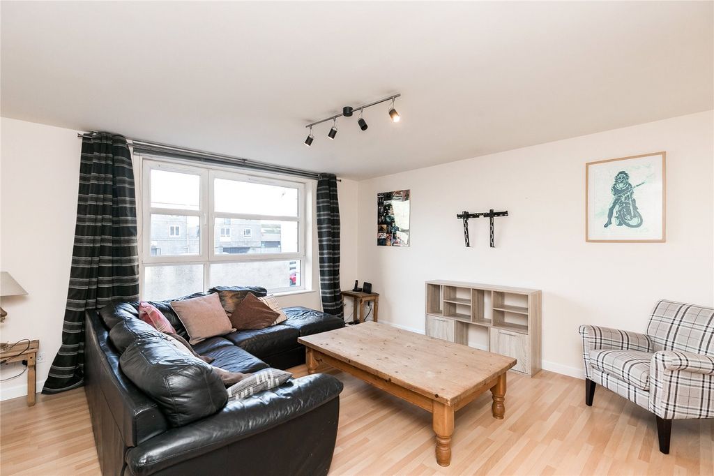 Property photo 2 of 7 Photo 2