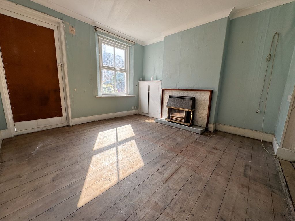 Property photo 3 of 22