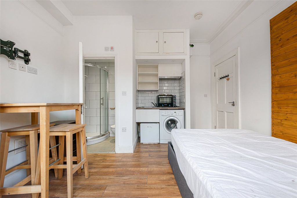 Property photo 3 of 14 Picture No. 12