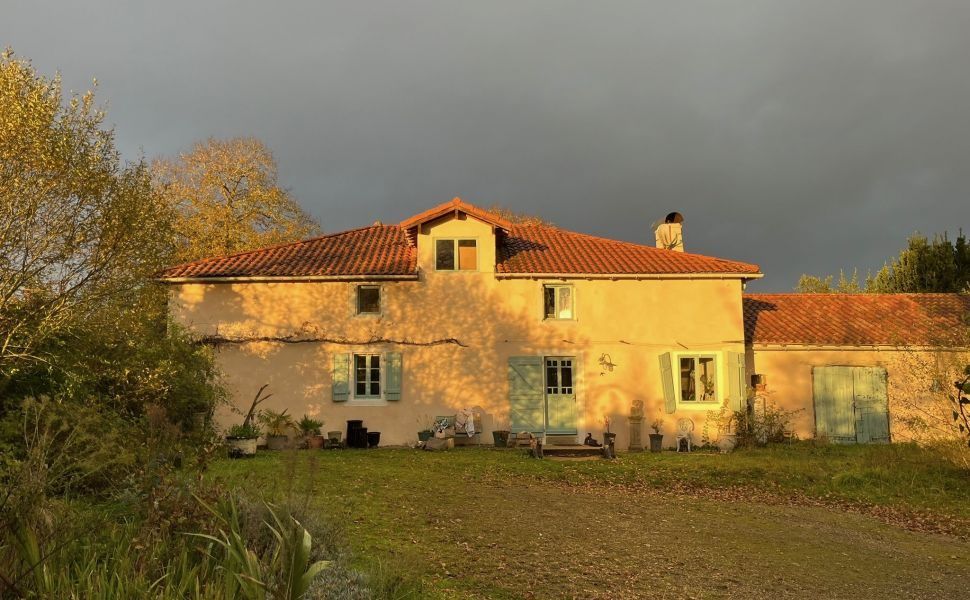 Property photo 1 of 24 Main Exterior View