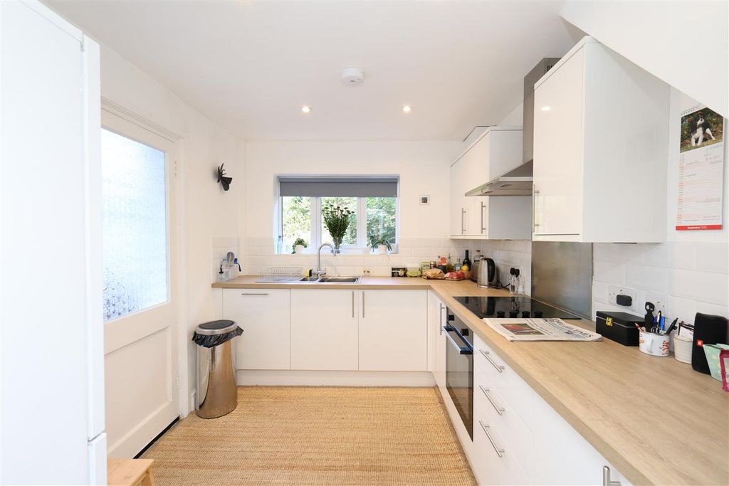 Property photo 2 of 19 Kitchen