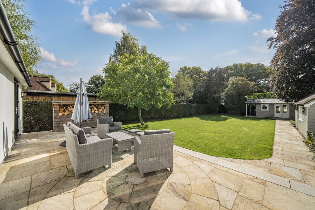 Property photo 3 of 11