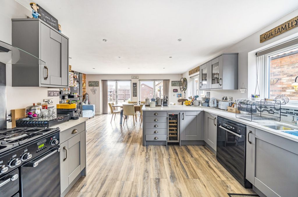 Property photo 3 of 24 1214148 (17)