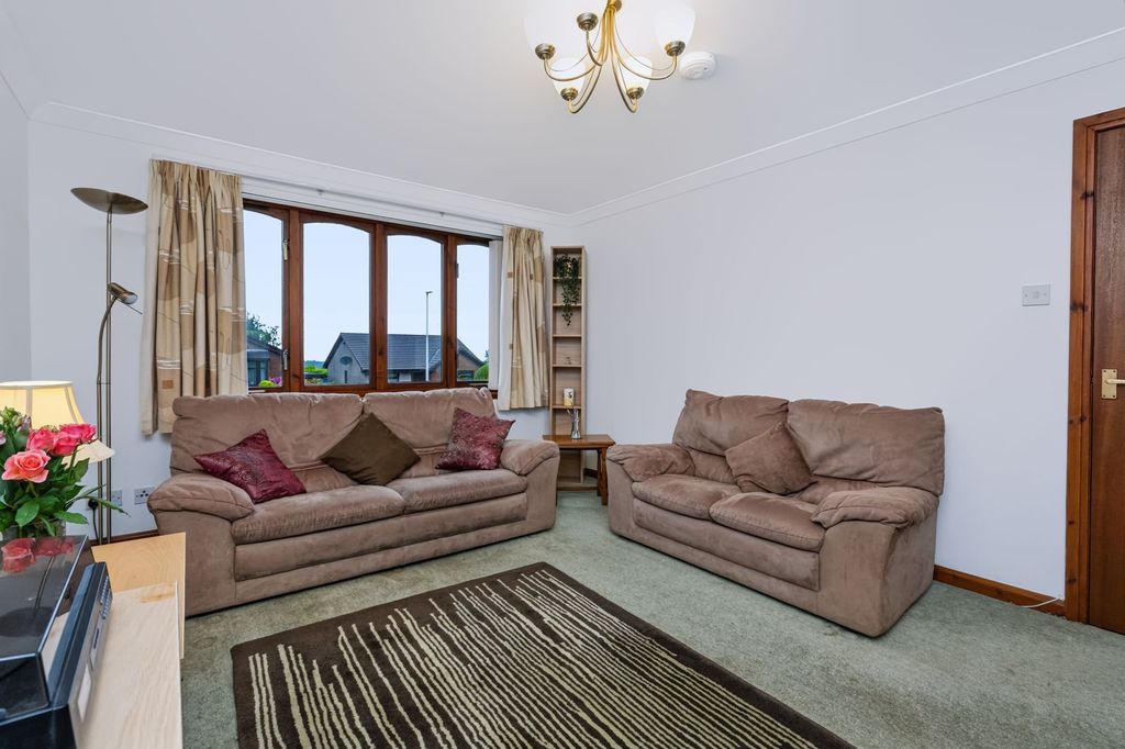 Property photo 2 of 41