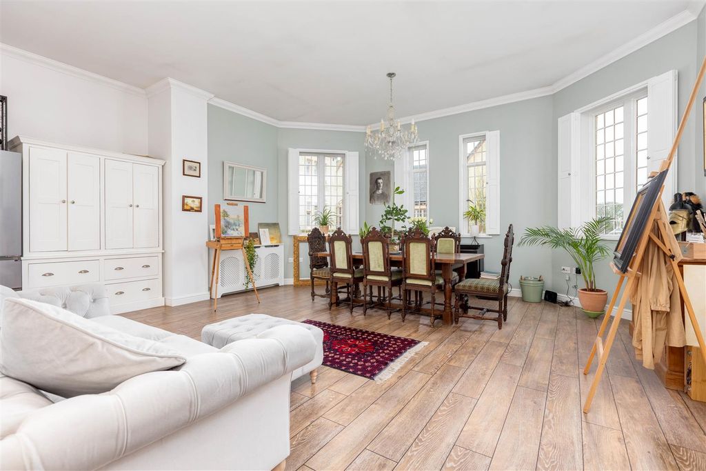 Property photo 2 of 15 Living/Dining Room