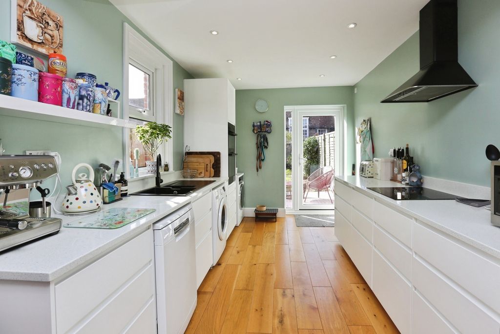 Property photo 2 of 15 Pbox-Img.Jpg