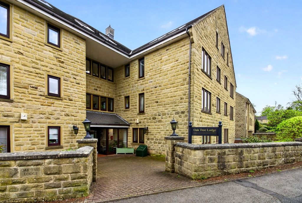 Property photo 1 of 12 Flat22-Oaktreelodge-22.Jpg