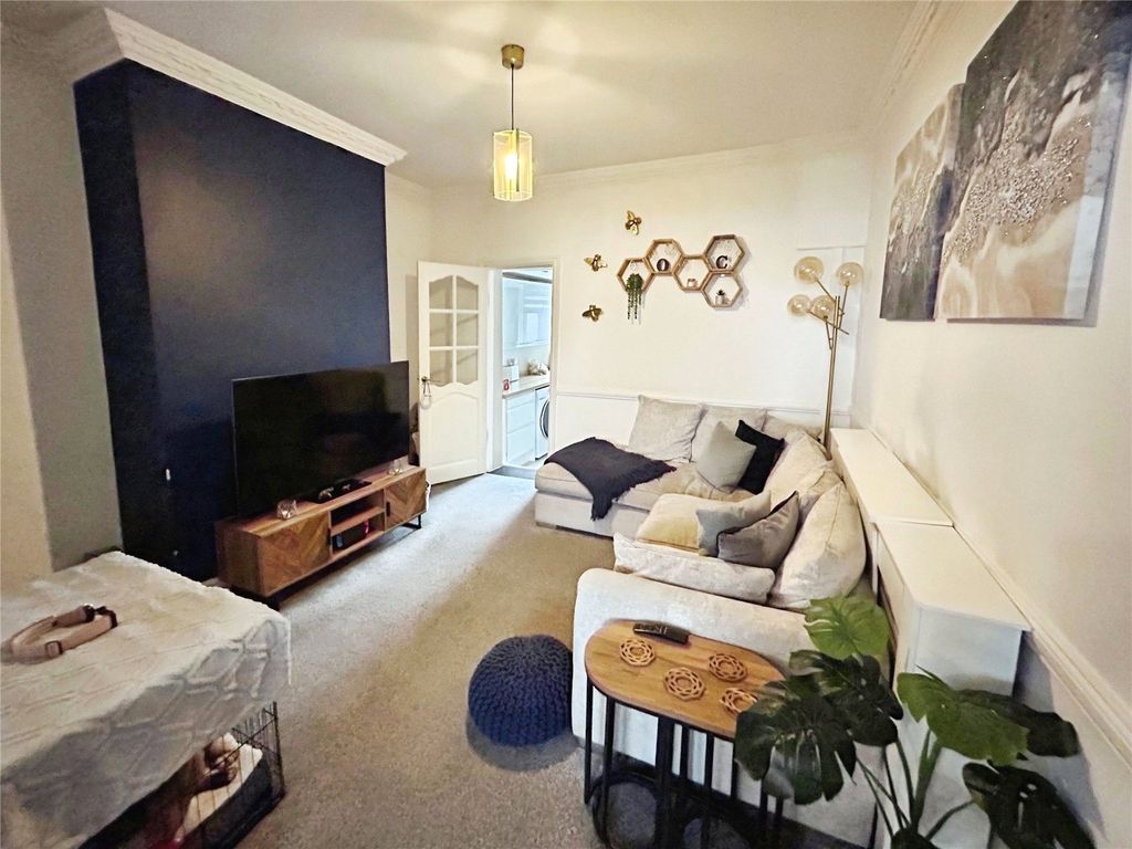 Property photo 3 of 15 Lounge Area