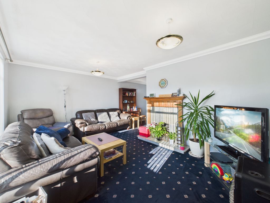 Property photo 2 of 27