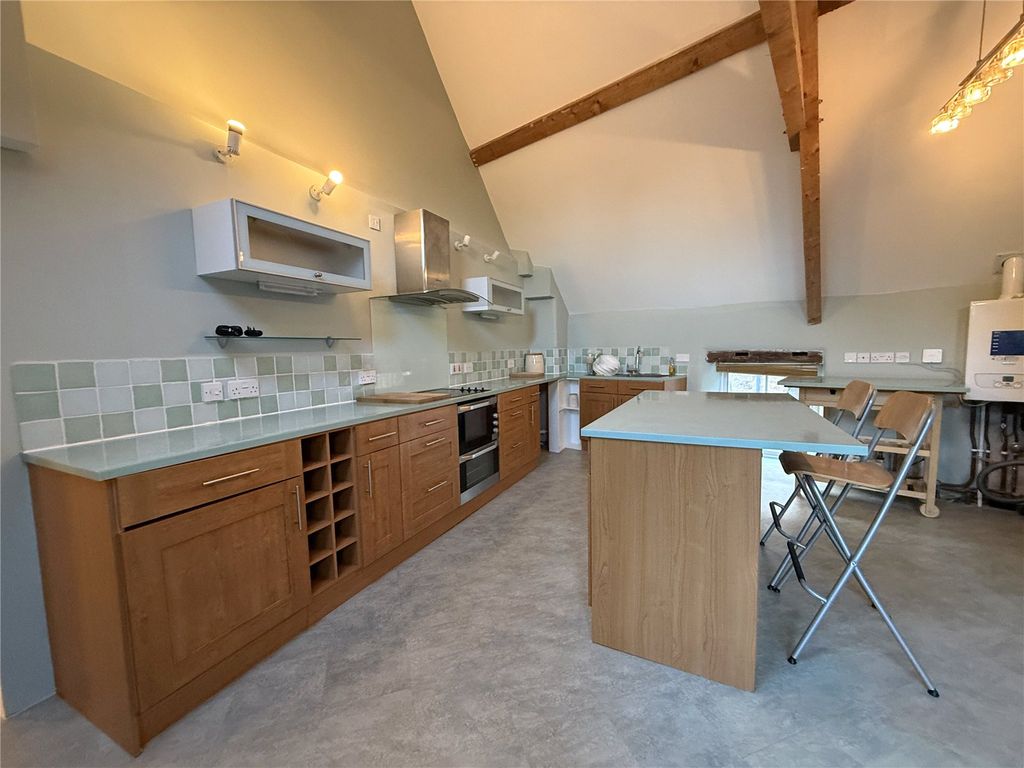 Property photo 2 of 12 Picture No. 10