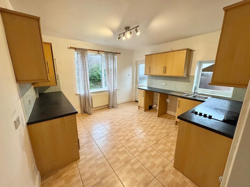 Property photo 2 of 10 Photo 3