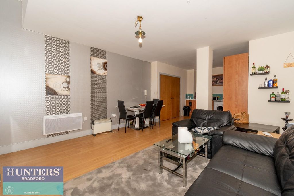 Property photo 3 of 12 c.Jpg