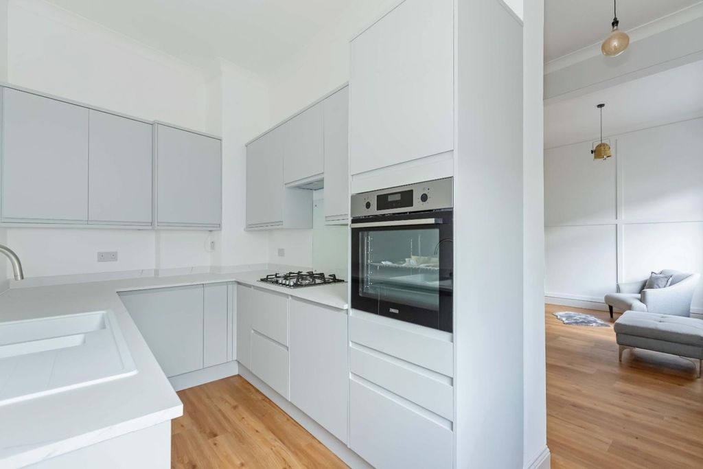 Property photo 3 of 15 Furn 4.Jpg