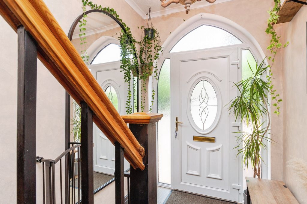 Property photo 3 of 15 Hallway