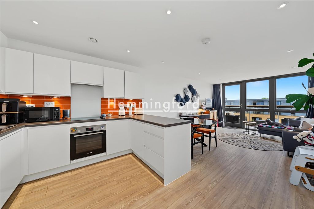 Property photo 1 of 15 Packington Square N1-10.Jpg