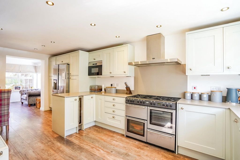 Property photo 3 of 15