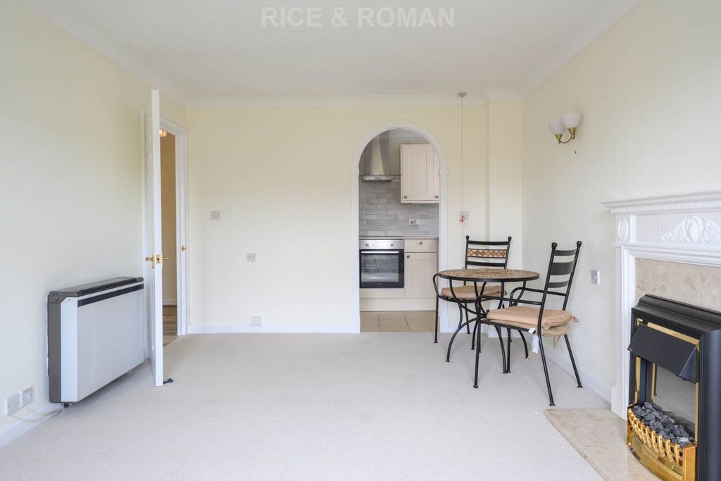 Property photo 3 of 13