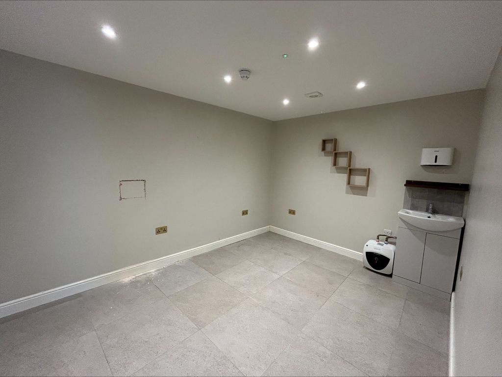Property photo 3 of 9 Picture No. 05