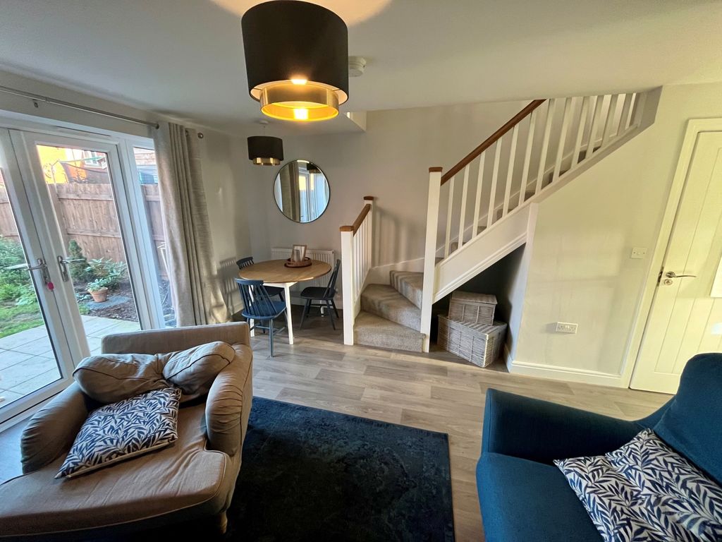 Property photo 2 of 10 4