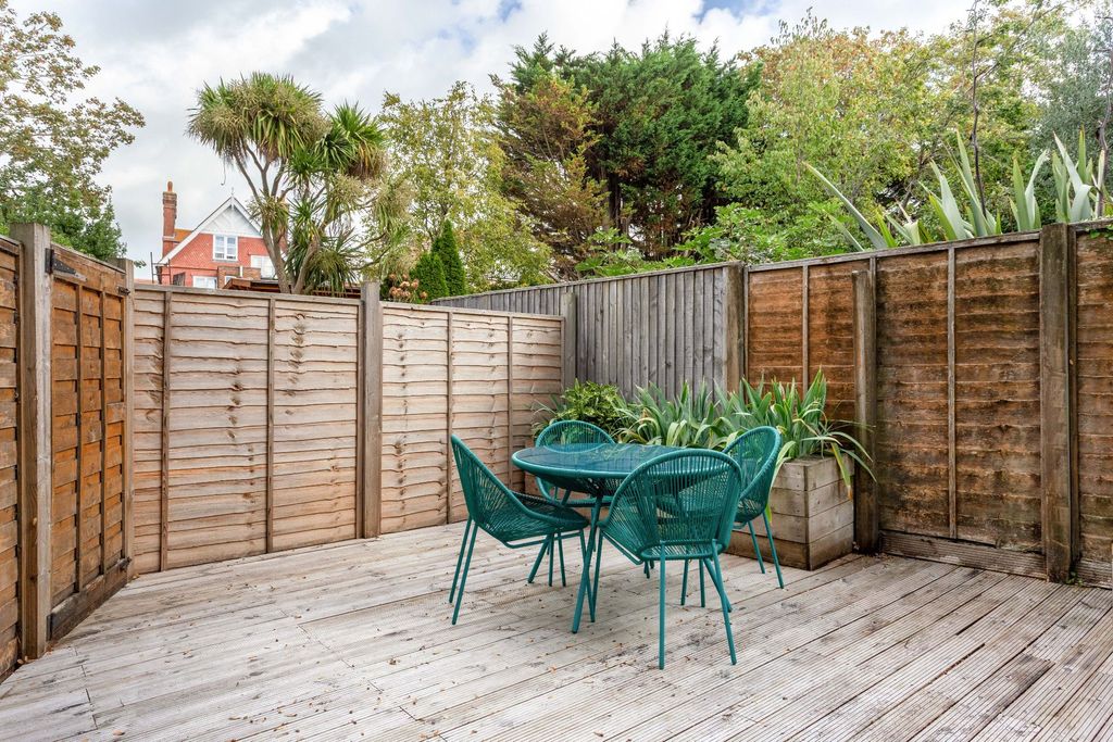 Property photo 2 of 17