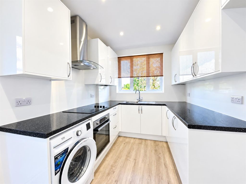 Property photo 2 of 15 Kitchen