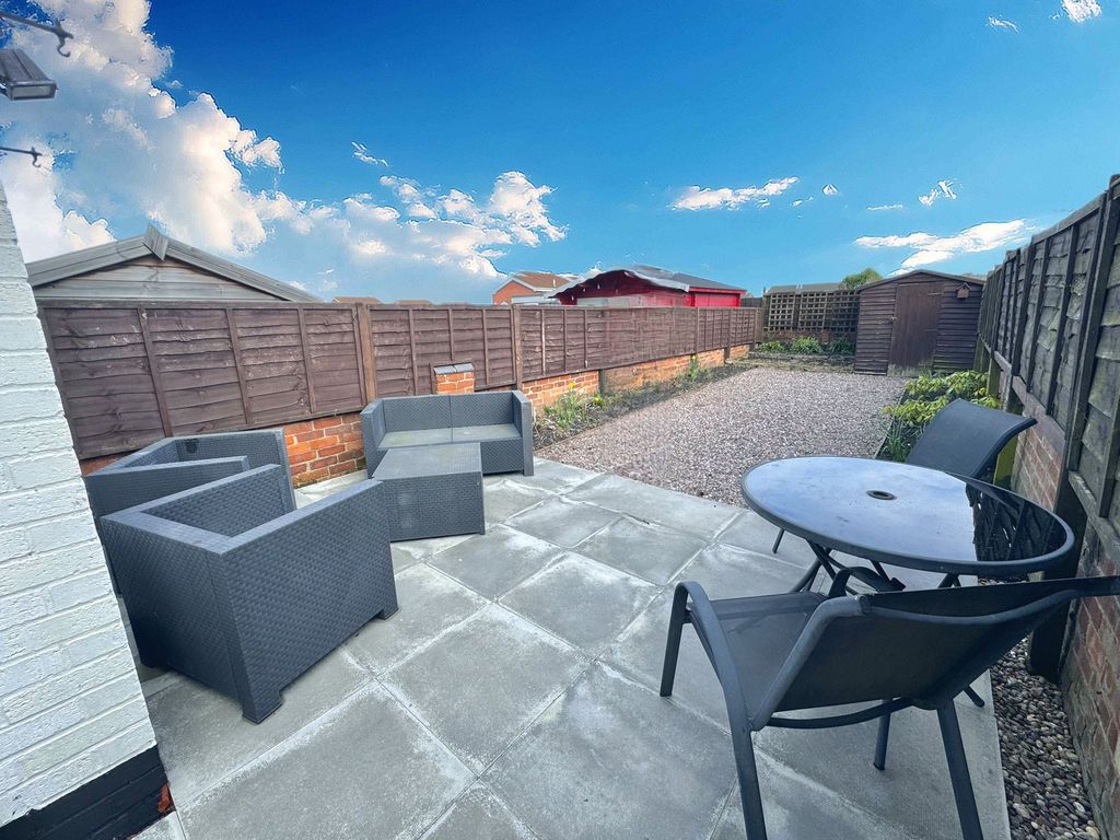 Property photo 2 of 27