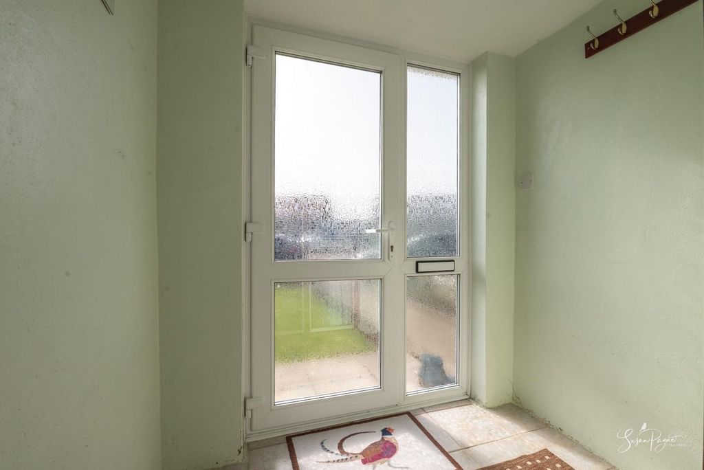 Property photo 3 of 23 Porch