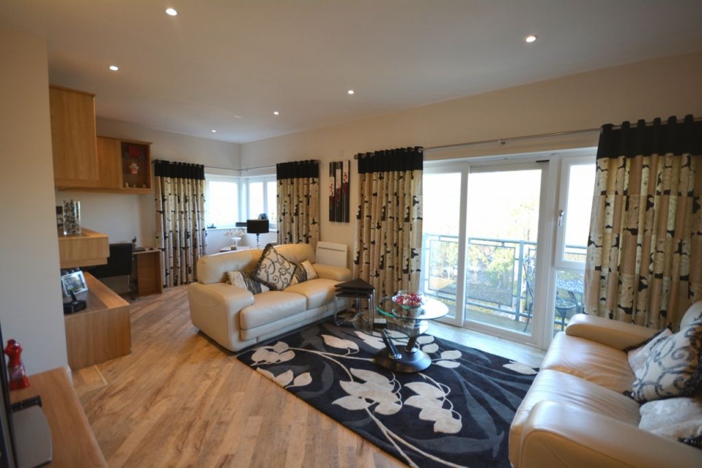 Property photo 3 of 10 Photograph 4