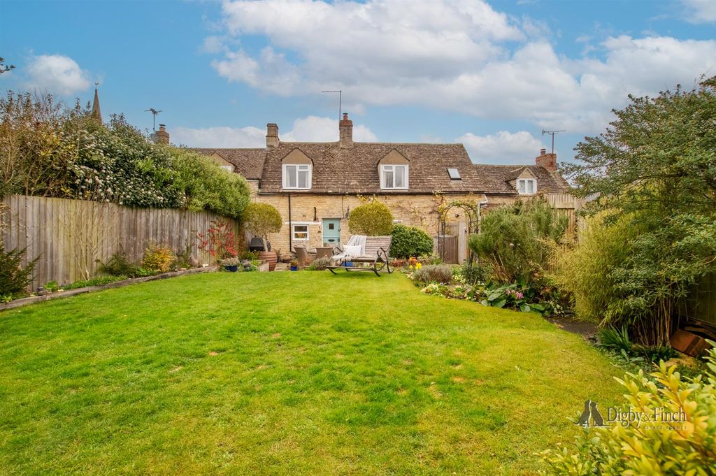 Property photo 1 of 32 24 King Edward's Way -05.Jpg