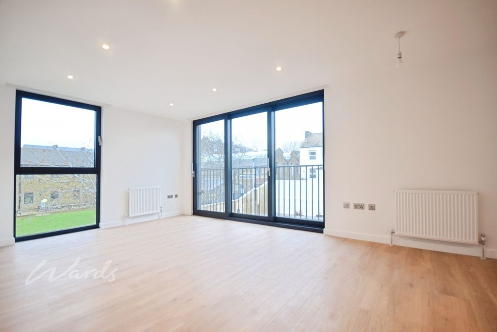 Property photo 2 of 6 Emin 22 Lounge Ar...