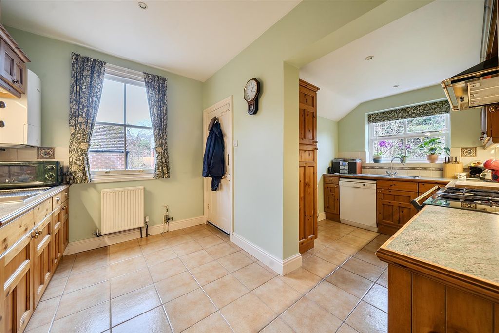 Additional image 8 of 6 bed semi-detached house for saleSt. Augustines Road, Bedford MK40