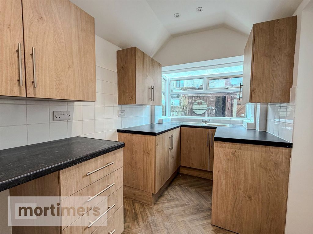 Property photo 2 of 13 Kitchen