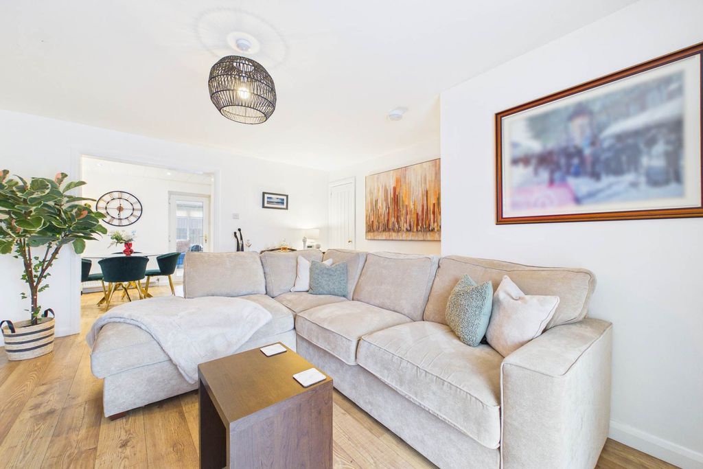 Property photo 3 of 29