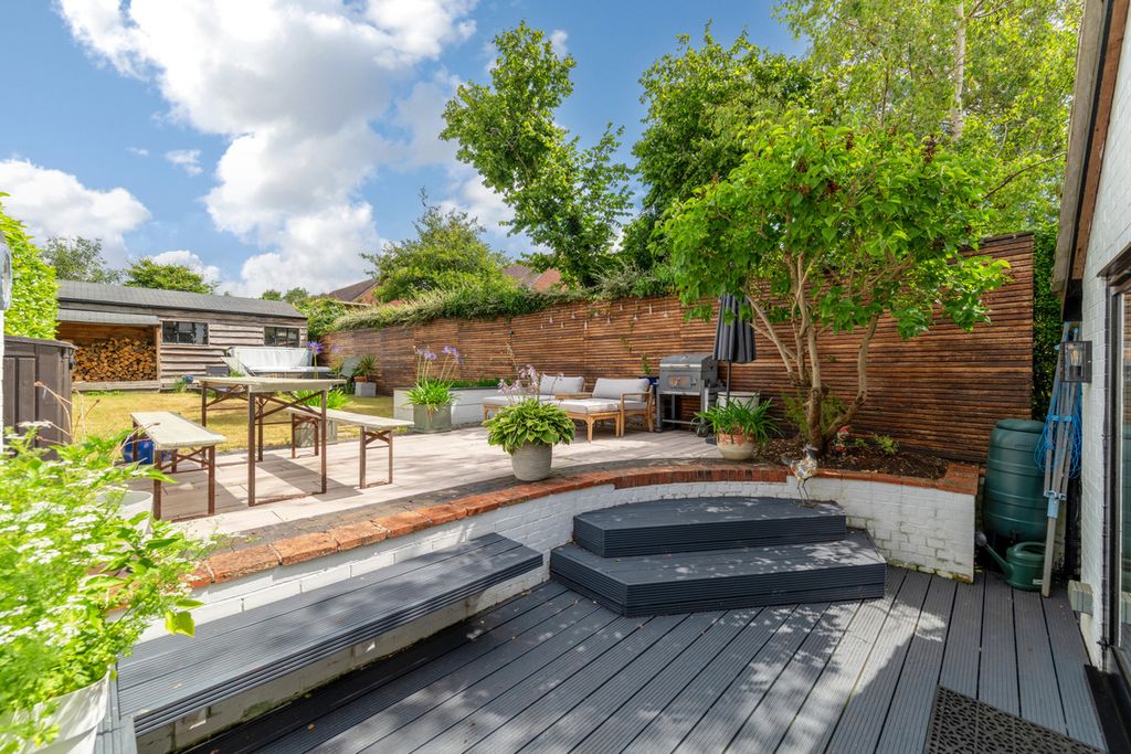 Property photo 2 of 29