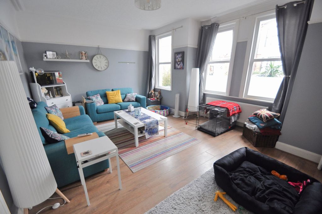 Property photo 2 of 26