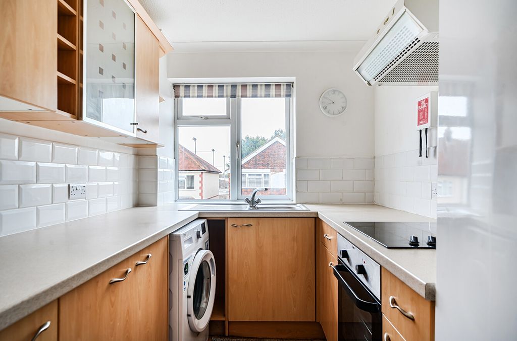 Property photo 3 of 13 1430514-19-69B2B4...