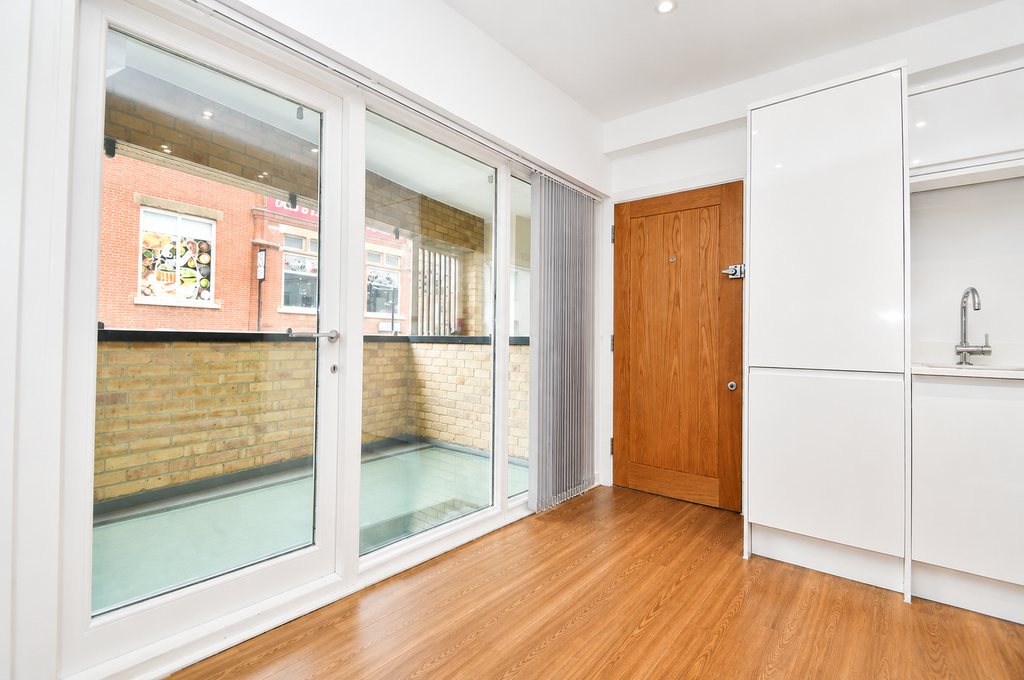 Property photo 3 of 9 8ee1B2B6-189B-423B-B607-F1156A1Ed5E4
