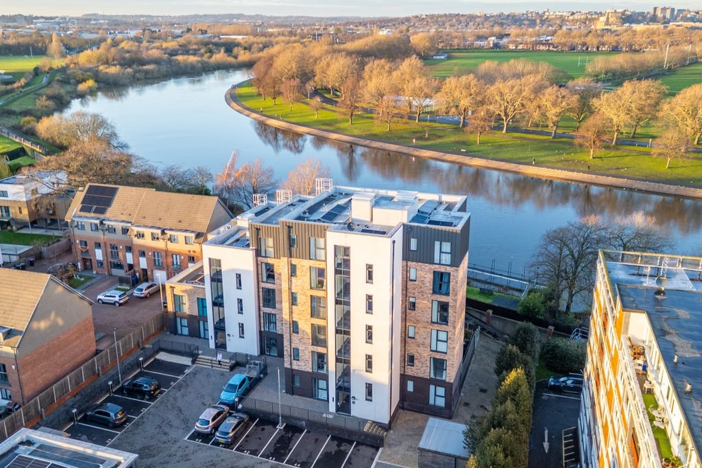 Property photo 1 of 25