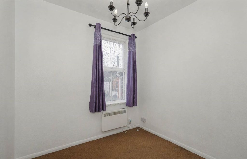 Property photo 2 of 5