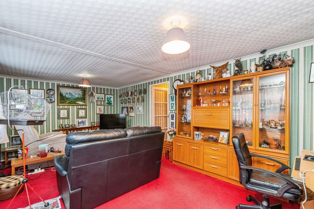 Property photo 2 of 18 Pbox-Img.Jpg