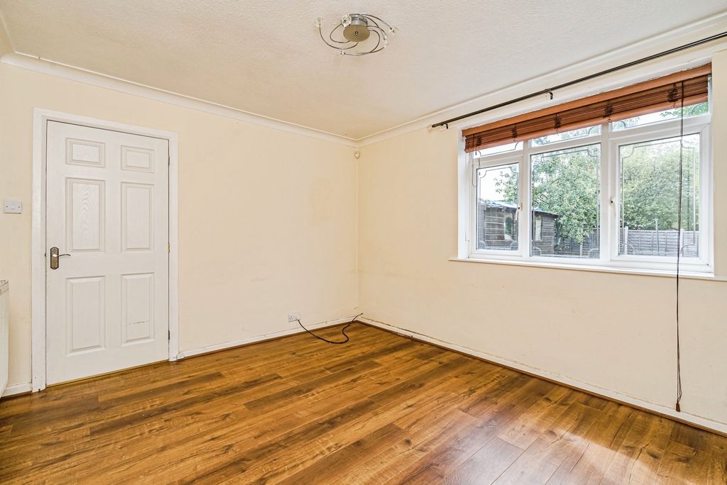 Property photo 3 of 17 Photo