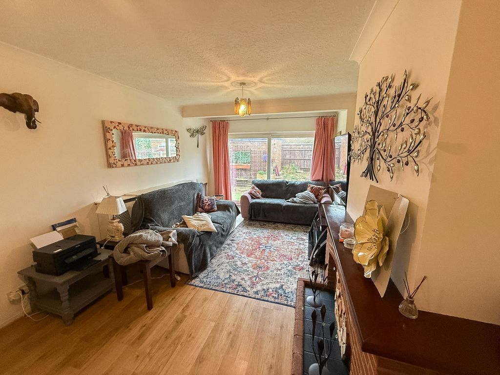 Property photo 2 of 11 Wh76E5~1