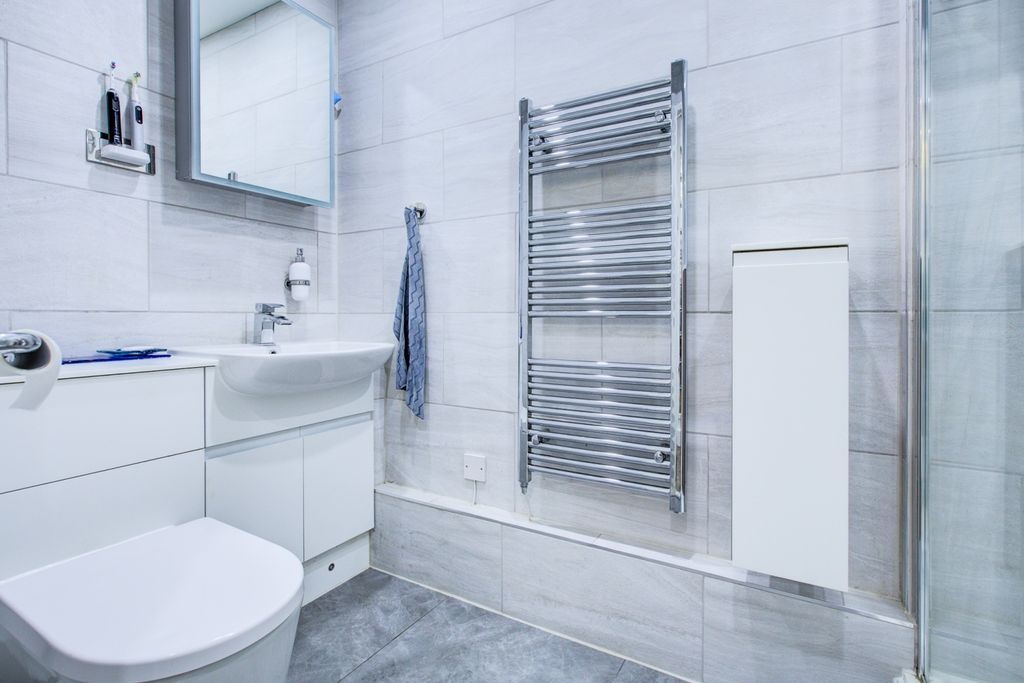 Property photo 3 of 23 MD8B1551_2_3_4_5