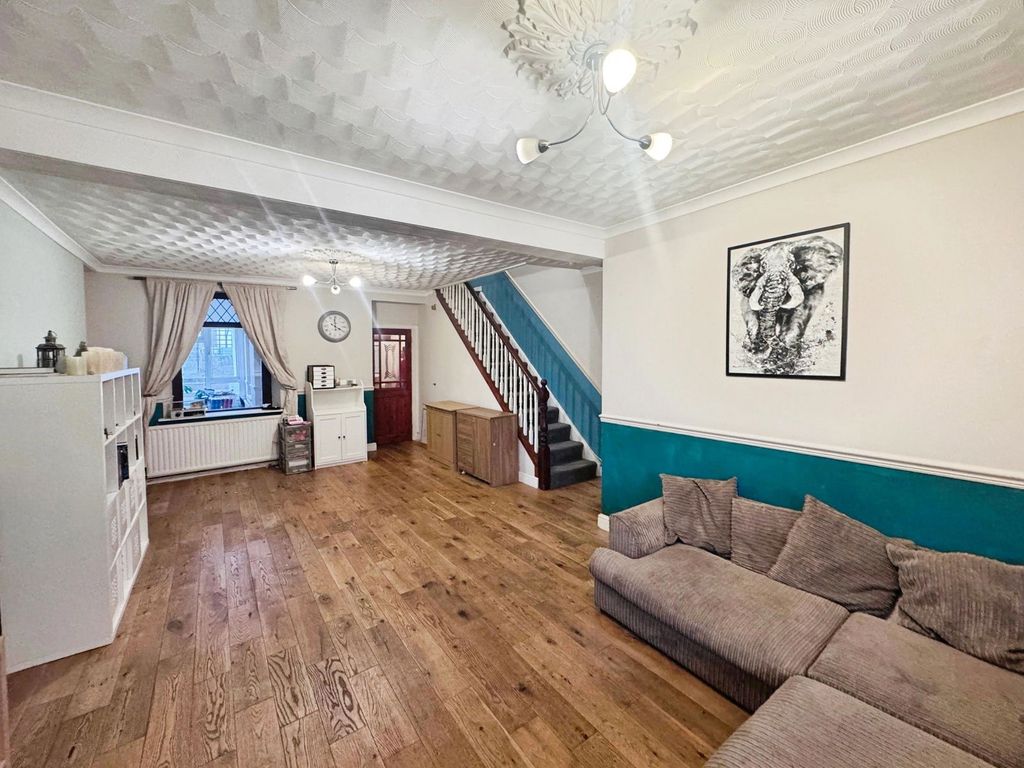 Property photo 3 of 25