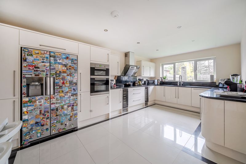 Property photo 2 of 22 Kitchen/Diner/Family Room